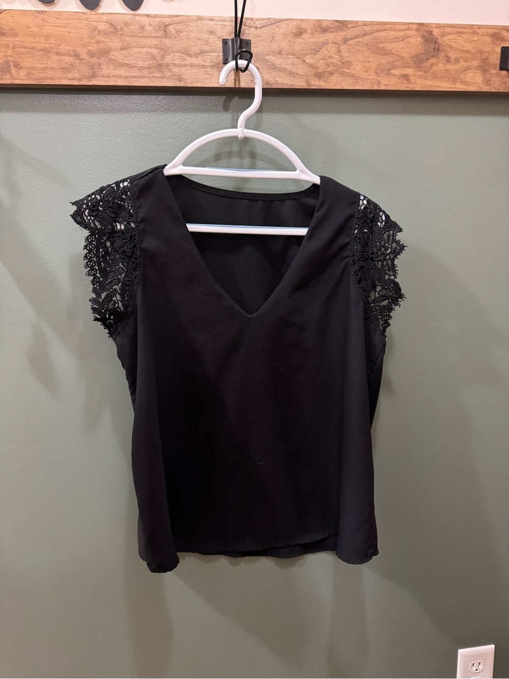 Women’s Black V-Neck Lace Cap Sleeve Top